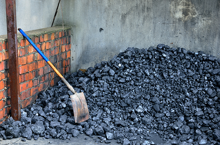 石炭を原料に作られたコークス燃料